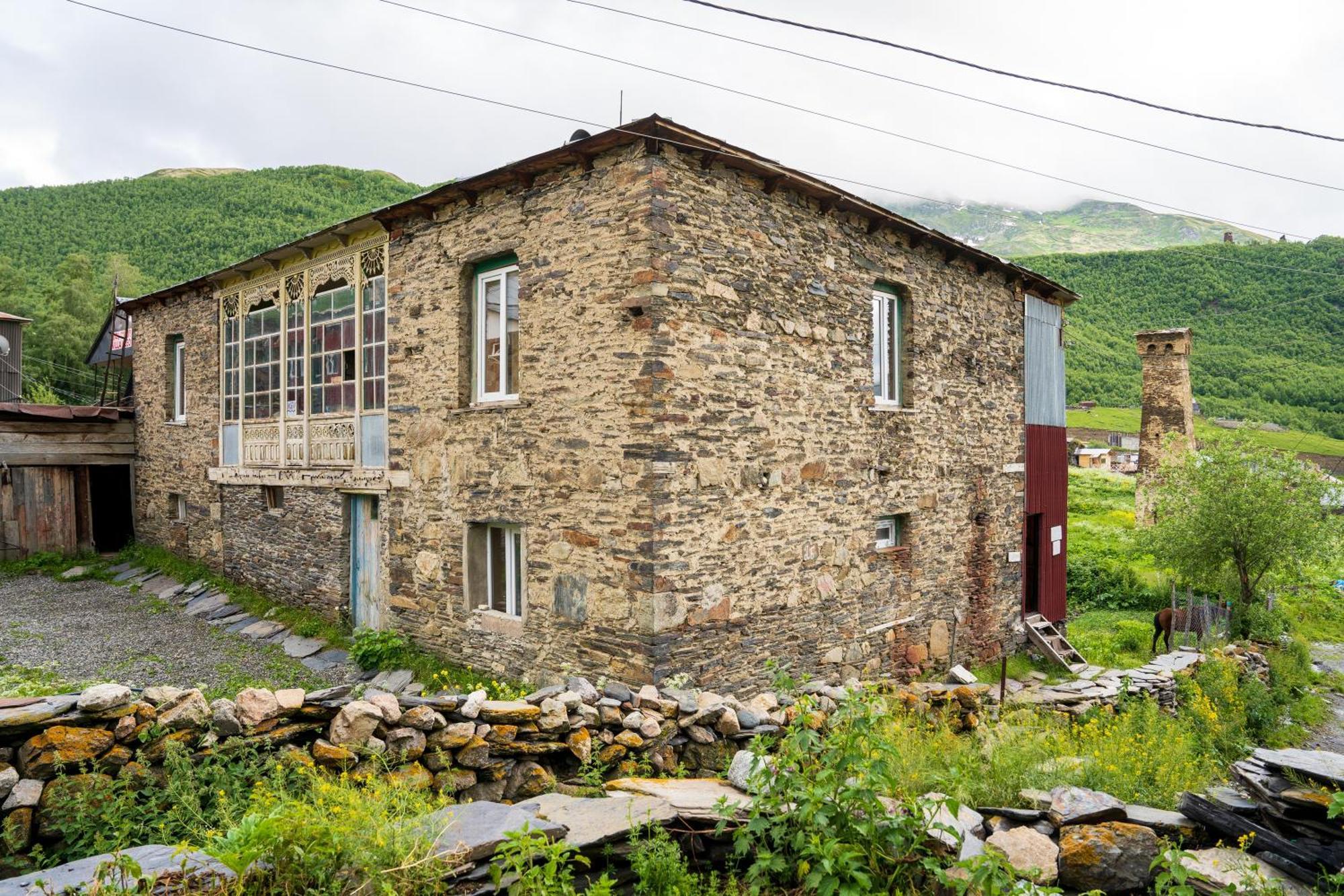 Guesthouse Svani Ushguli Ngoại thất bức ảnh
